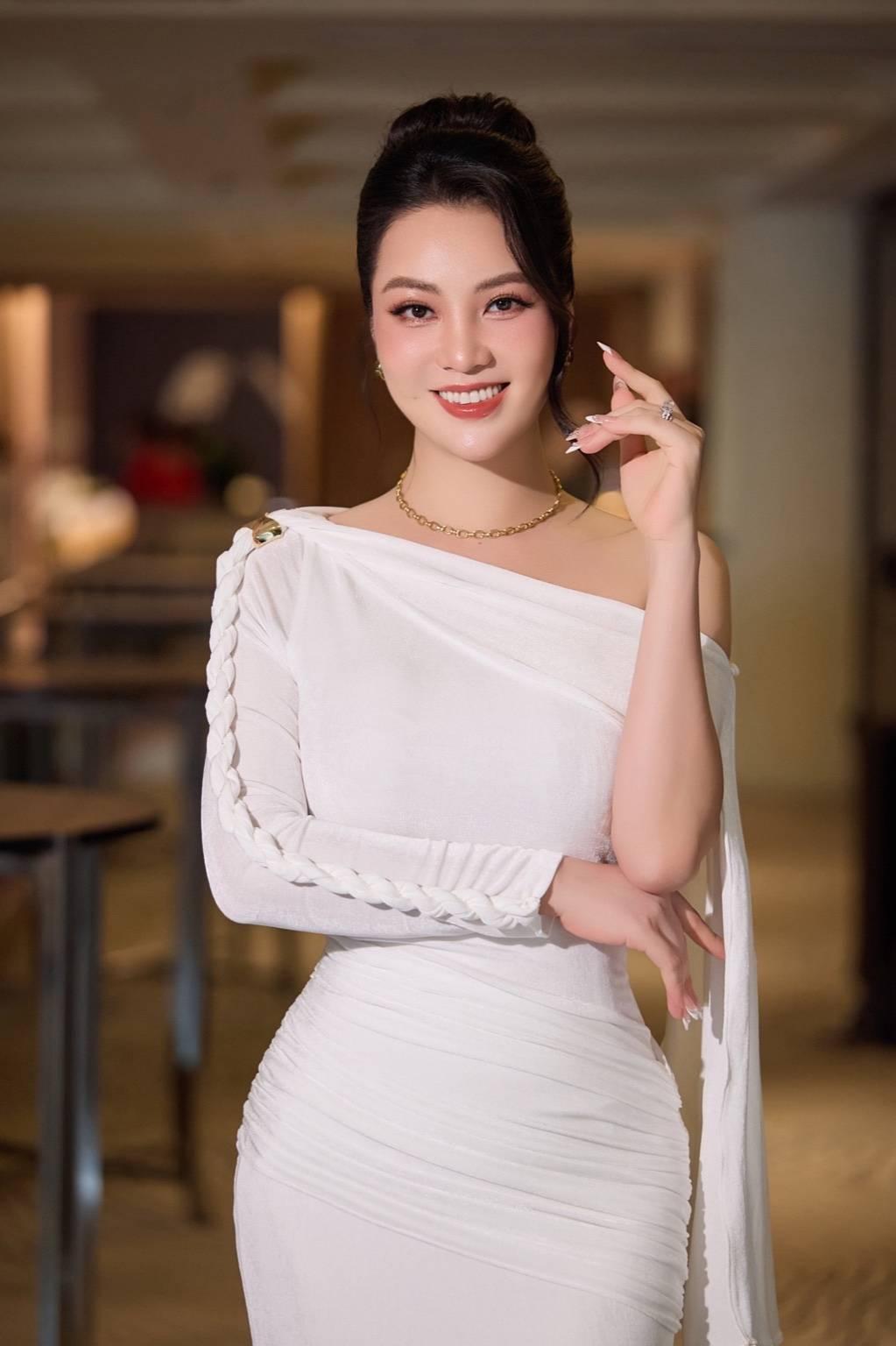 Á hậh Thuỵ Vân chia sẻ việc sinh con thứ 2 nằm trong kế hoạch của cô và ông xã. Ảnh: Nhân vật cung cấp.