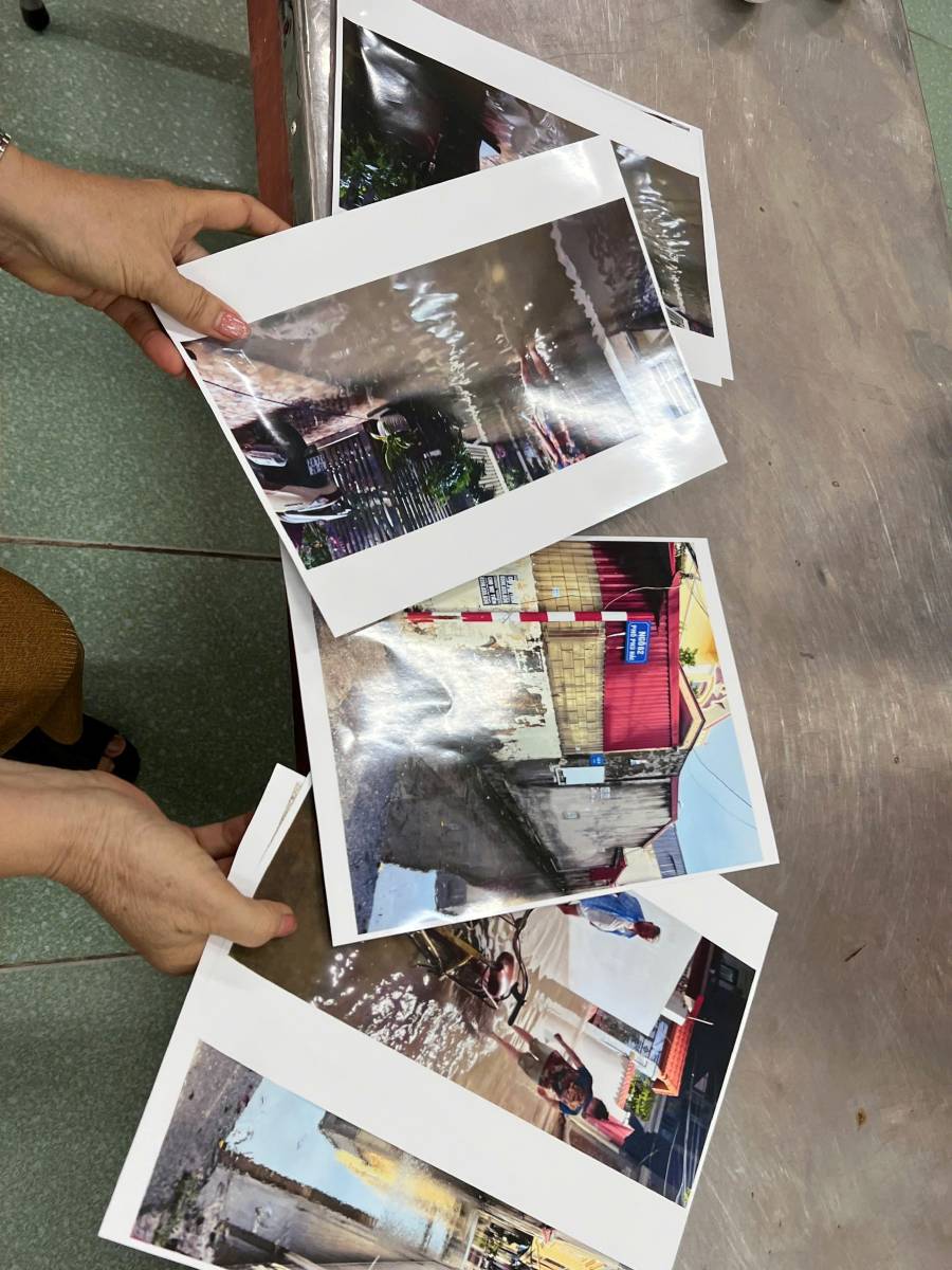 Những hình ảnh ngập lụt được người dân lưu giữ để phản ánh với cơ quan chức năng. Ảnh: Vân Anh