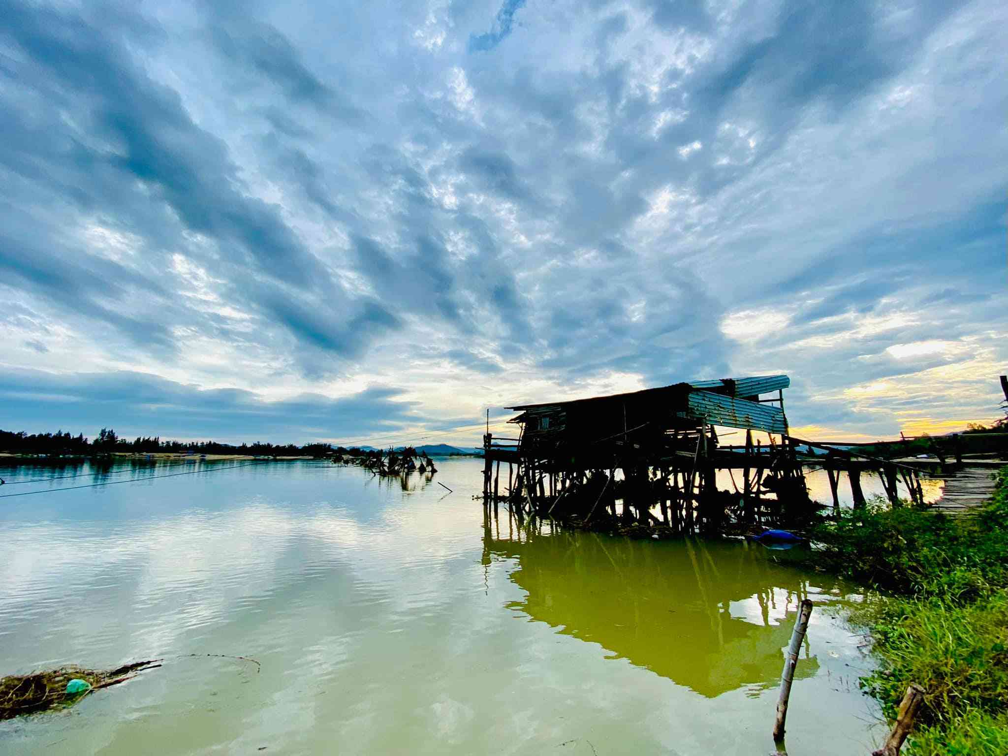 Cầu Ông Cọp, cầu gỗ dài bậc nhất Việt Nam biến mất sau bão số 12 năm 2020. Ảnh: Huỳnh Trung Khanh