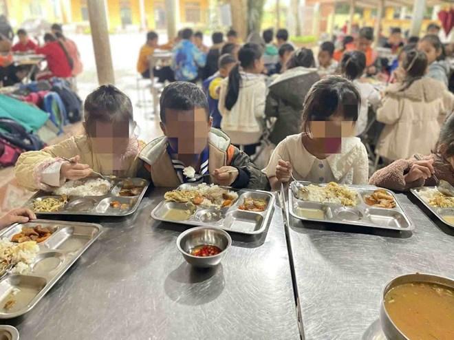 Hơn 2 tháng vào năm học mới, học sinh vùng khó ở Quảng Trị vẫn chưa được nhận gạo hỗ trợ