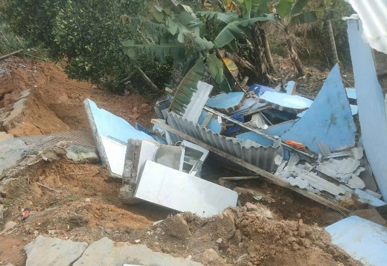 Có 11 đoàn viên công đoàn ở Quảng Ngãi có nhà bị sập, nước lũ cuốn trôi... rất cần được hỗ trợ. Ảnh: Viên Nguyễn