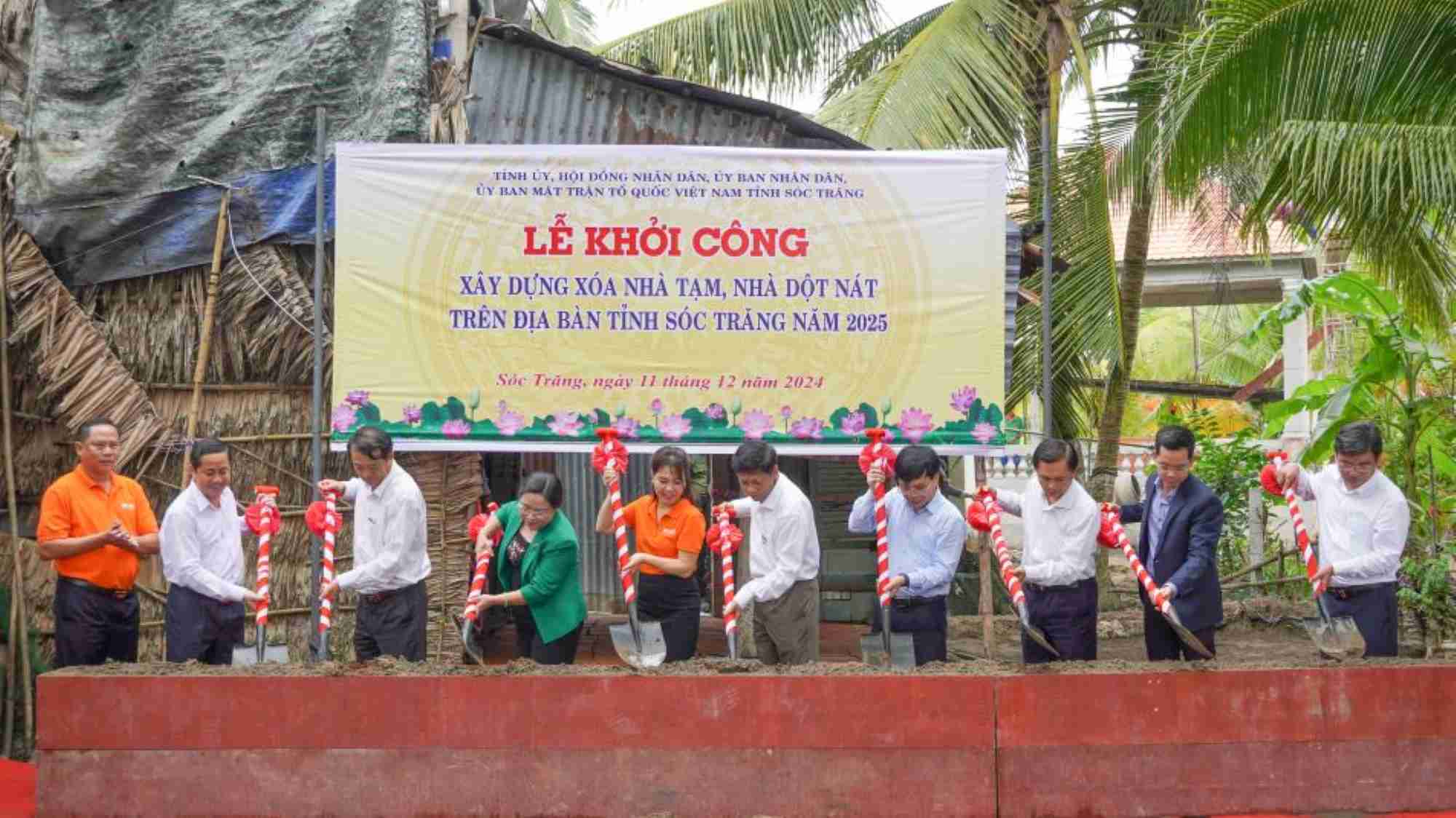 Tỉnh Sóc Trăng khởi công xóa 8.917 căn nhà tạm nhà dột nát hồi tháng 12.2024. Ảnh: Phương Anh