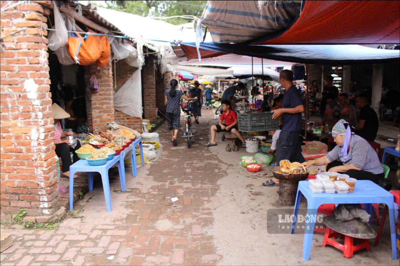 Nhịp sống tại chợ Nôm mỗi ngày họp chợ. Ảnh: Lê Tuyến