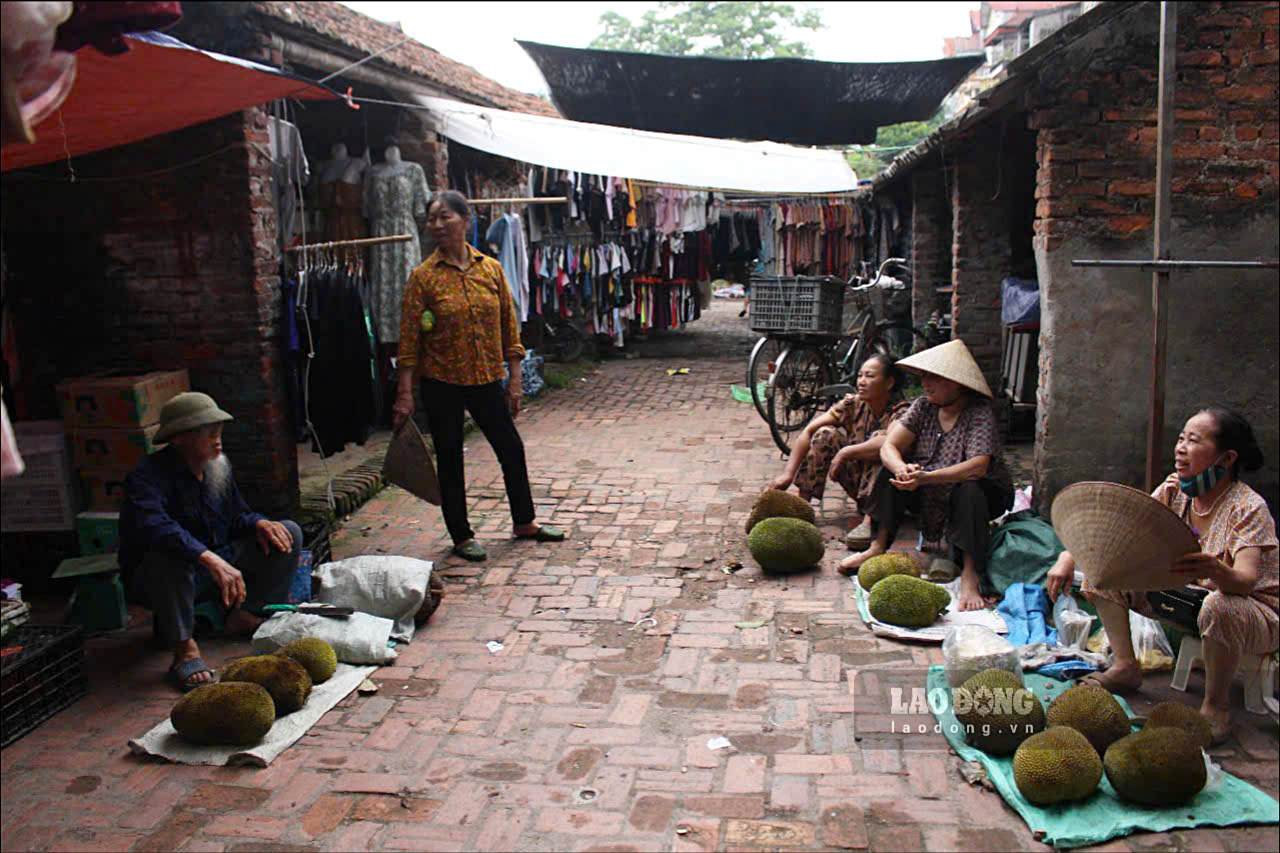 Khung cảnh chợ Nôm ngoài đời thực. Ảnh: Lê Tuyến