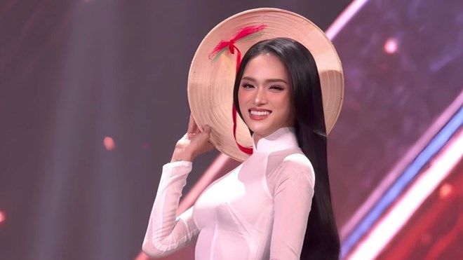 Khả năng của Hương Giang trước thềm chung kết Miss Universe 2025