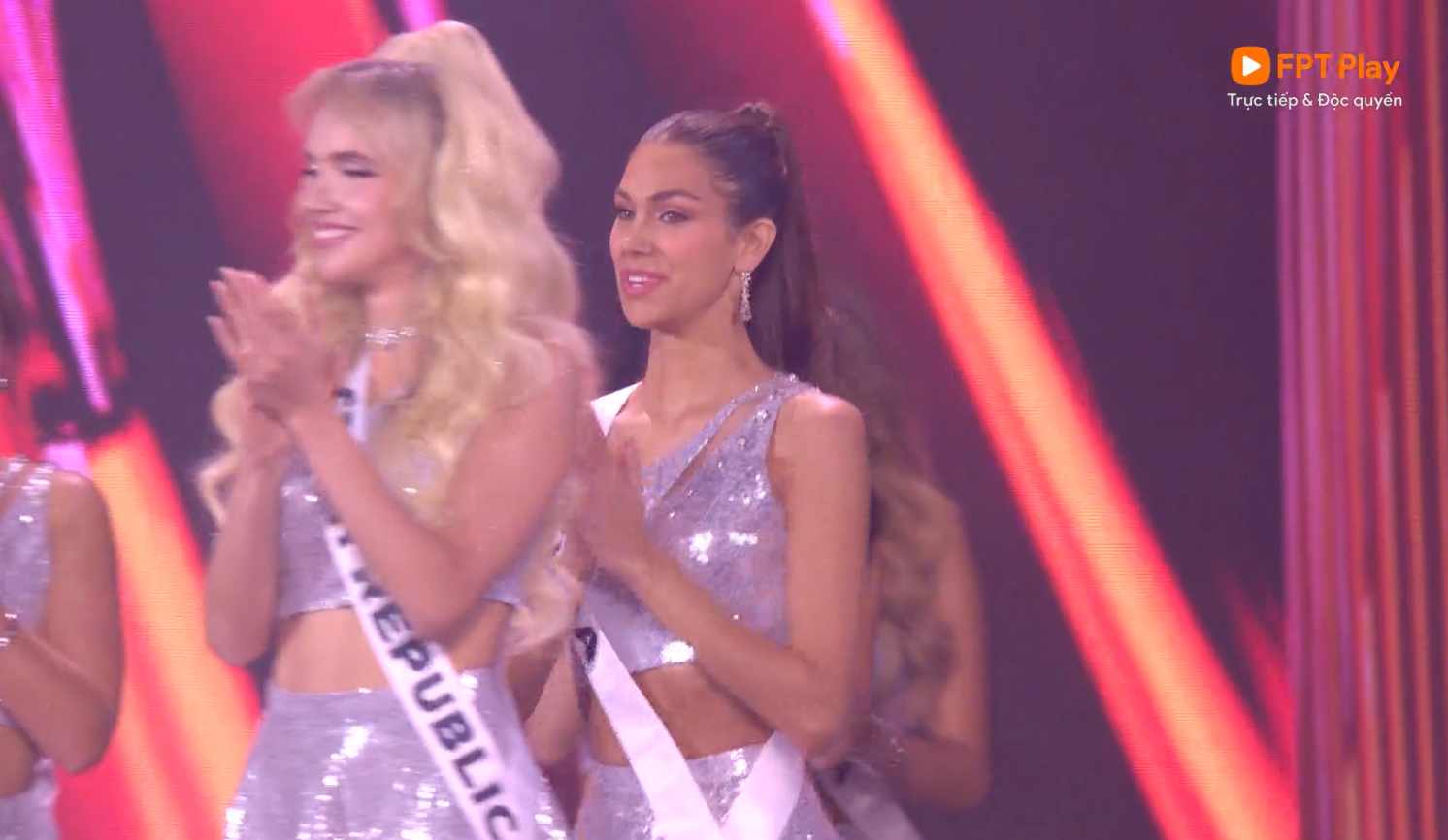 Các thí sinh đầu tiên của top 30 được gọi tên. Ảnh: Cắt từ video