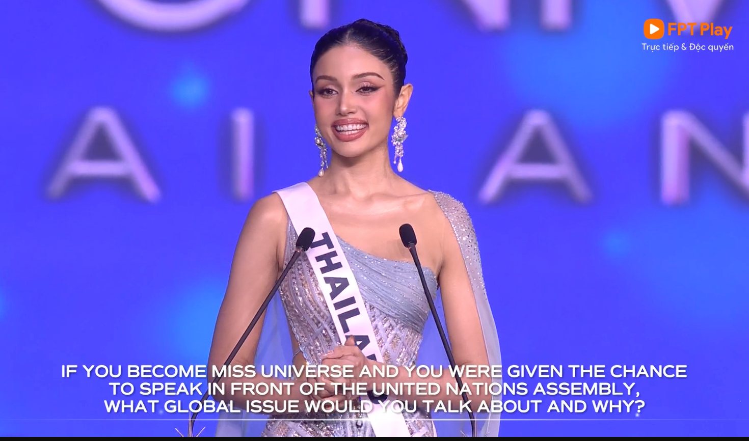 Các cô gái tự tin trong phần thi ứng xử. Ảnh: Cắt từ video.