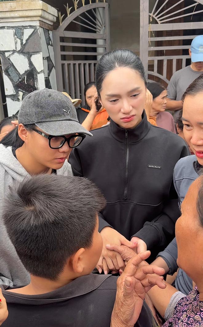 Hương Giang, Phạm Thoại