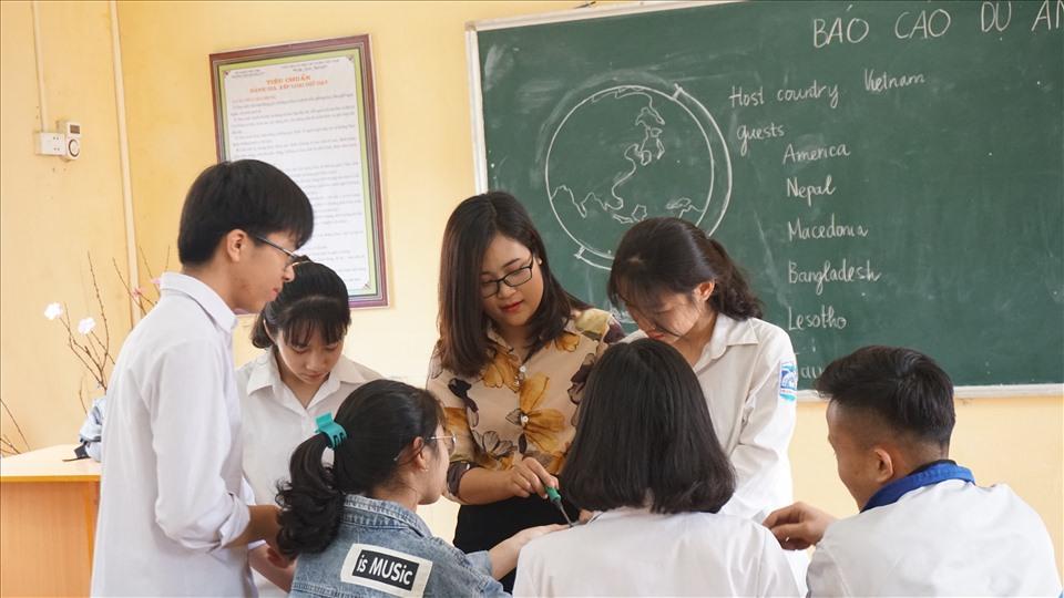 Sắp tới nhân viên trường học sẽ được hưởng phụ cấp ưu đãi nghề. Ảnh: Ánh Phượng