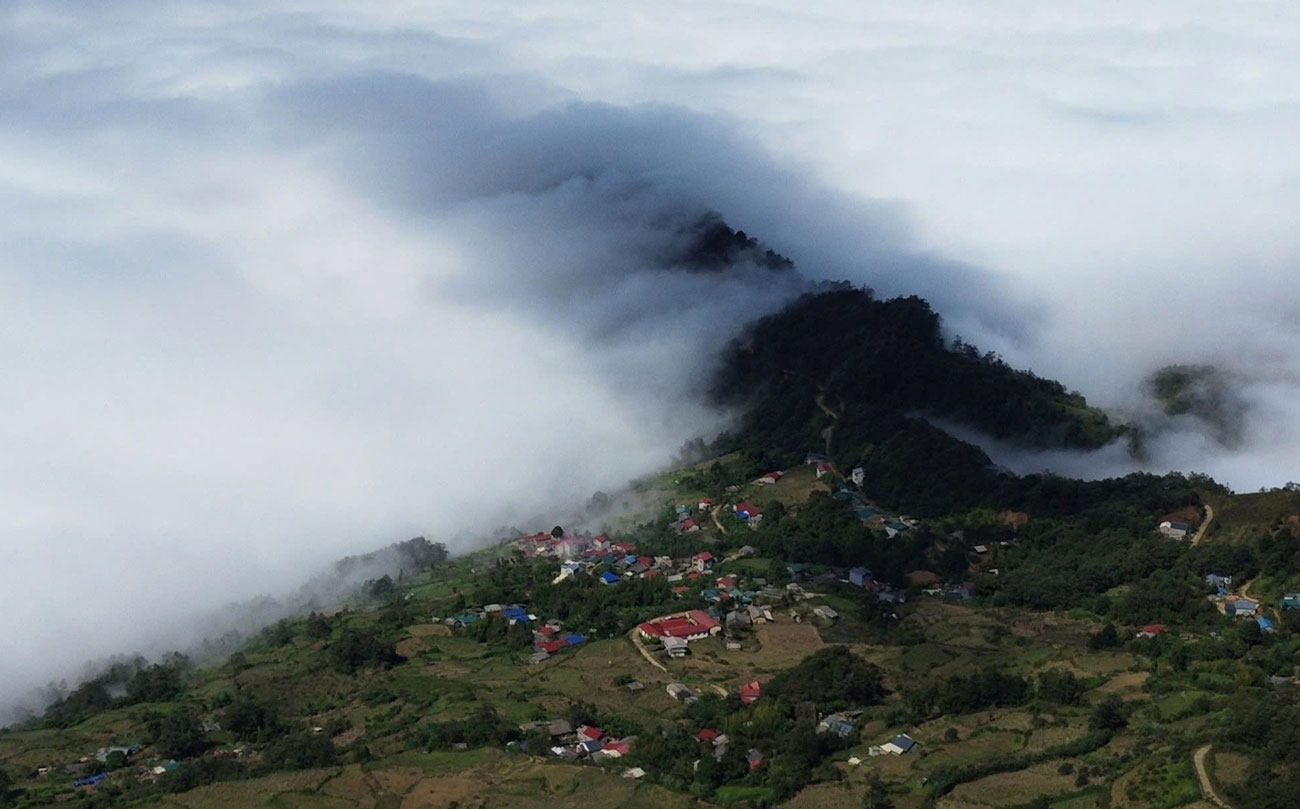 Ông Nguyễn Văn Tài, Chủ tịch UBND xã Y Tý cho biết, sau khi sáp nhập hai xã Y Tý và A Lù, địa giới hành chính mở rộng đã mang lại cơ hội mới cho vùng đất này trong việc phát triển các sản phẩm du lịch.