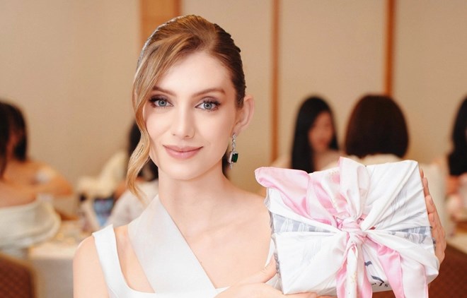 Học vấn mỹ nhân kế nhiệm Thanh Thủy ở Miss International