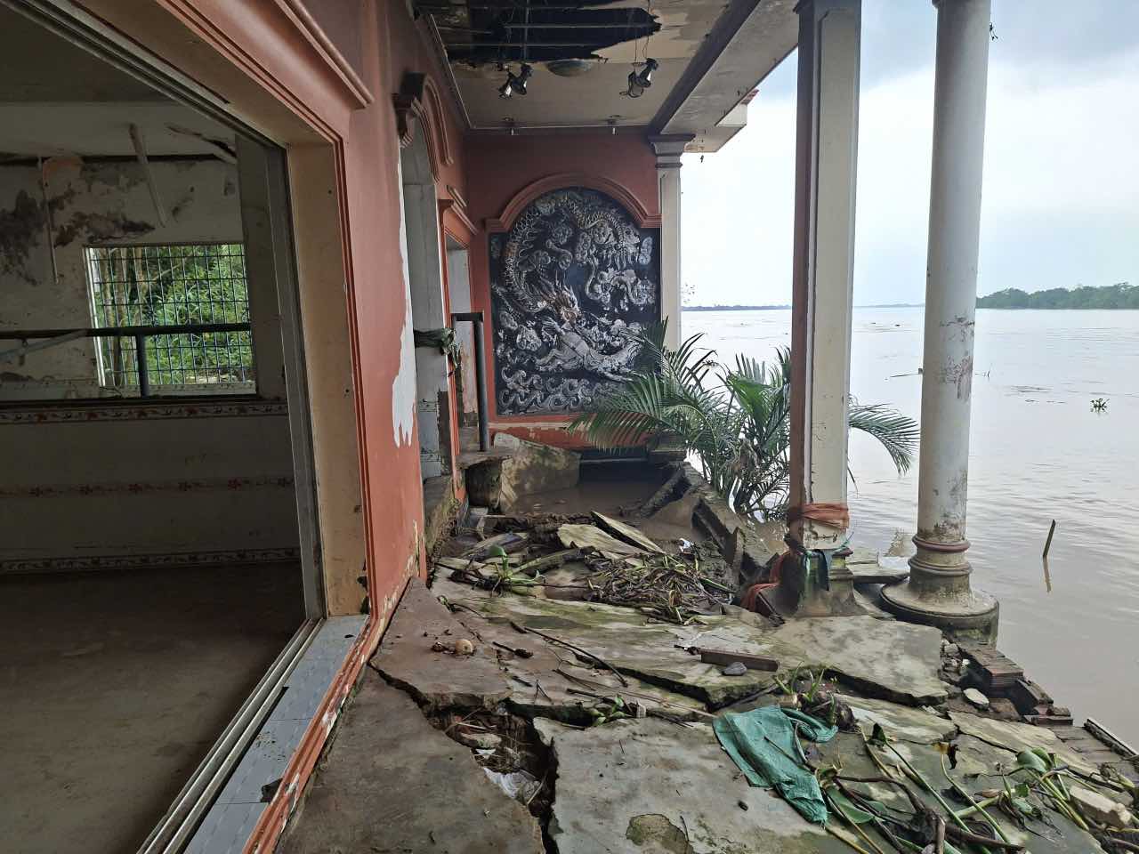 Sạt lở tại địa bàn xã Tân Phú Đông (tỉnh Đồng Tháp). Ảnh: Thành Nhân