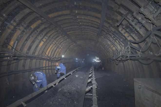 Đau đầu tuyển và giữ chân thợ lò