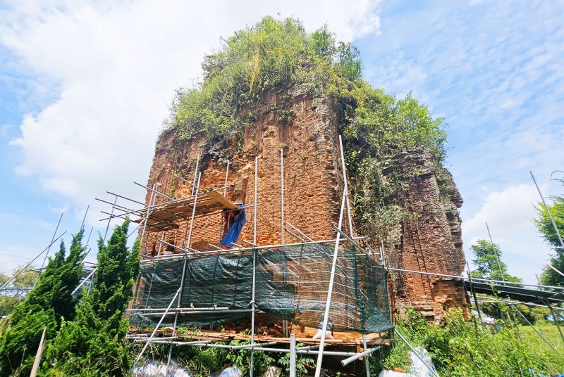 Sau tháp Giữa và Bắc, Đà Nẵng đã phê duyệt quyết định tiếp tục trùng tu tháp Nam với kinh phí khoảng 6 tỉ đồng. Ảnh Nhóm PV