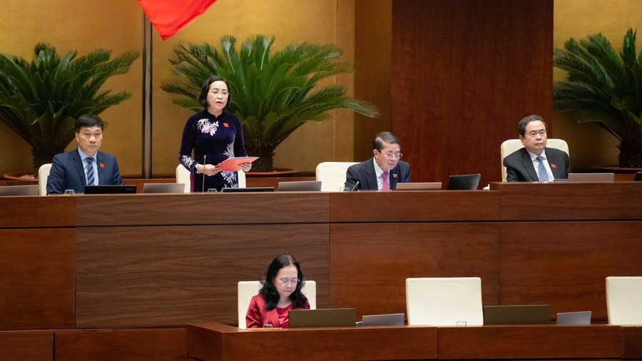 Phó Chủ tịch Quốc hội Nguyễn Thị Thanh điều hành phiên họp. 2025-12-10-08-02-354.jpg