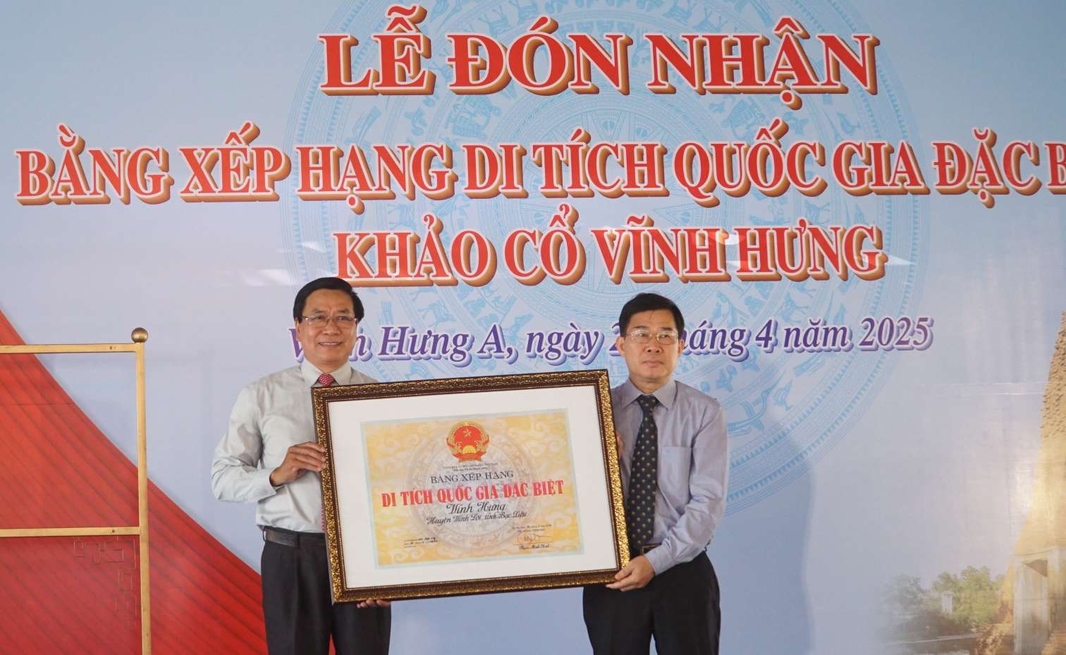 Cà Mau đón nhận bằng di tích Quốc gia đặc biệt di tích khảo cổ Vĩnh Hưng. Ảnh: Nhật Hồ