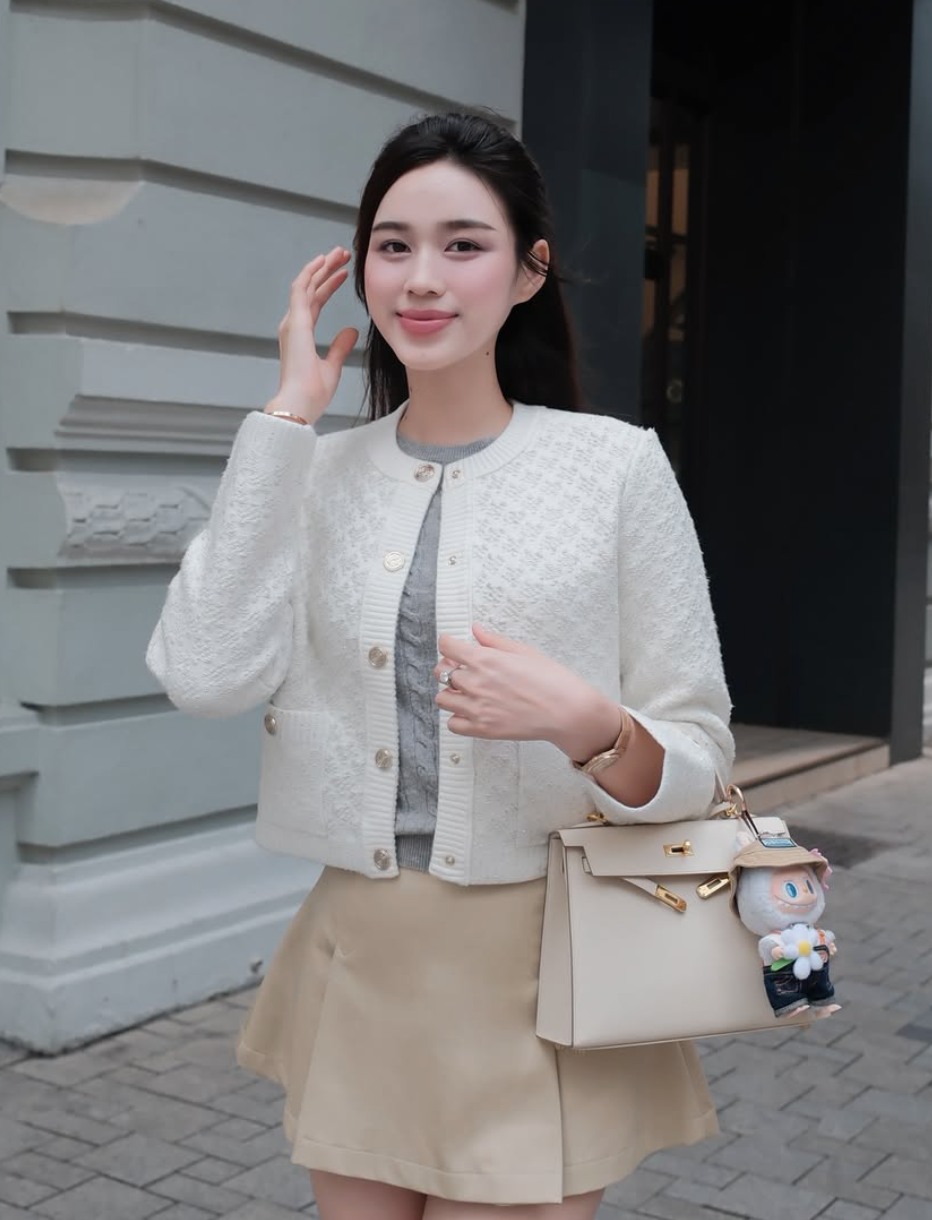 Con dâu Tập đoàn Sợn Hải đeo túi hiệu gần 1 tỉ đồng. Ảnh: Nhân vật cung cấp.