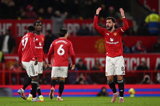 Khoảng thời gian sắp tới sẽ vô cùng khó khăn với Man United.  Ảnh: AFP