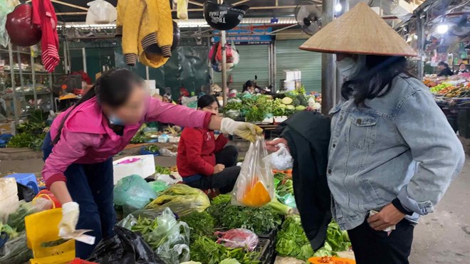 Hà Nội hướng tới 80% chợ truyền thống không sử dụng túi nilon