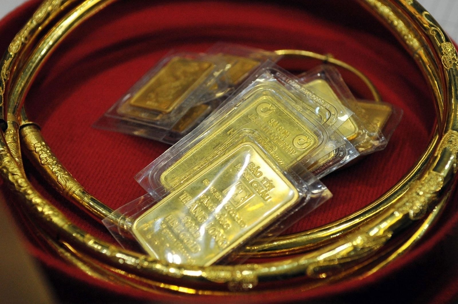 Giá vàng hôm nay 23 12 2025 Giá vàng SJC, giá vàng nhẫn, vàng miếng trong nước và giá vàng thế giới