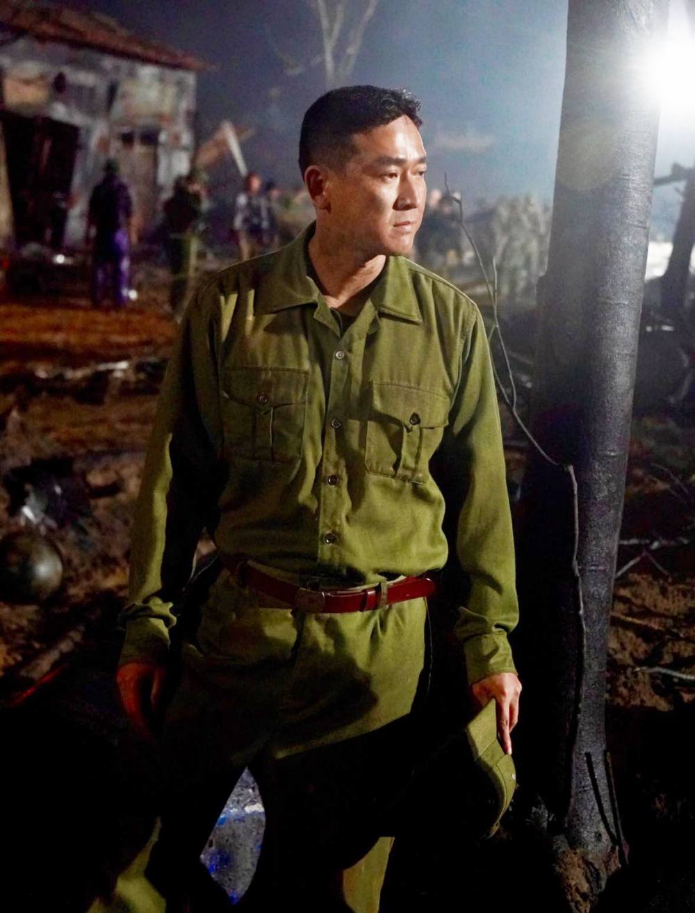 Hứa Vĩ Văn trong phim “Mưa đỏ“. Ảnh: Nhà sản xuất.