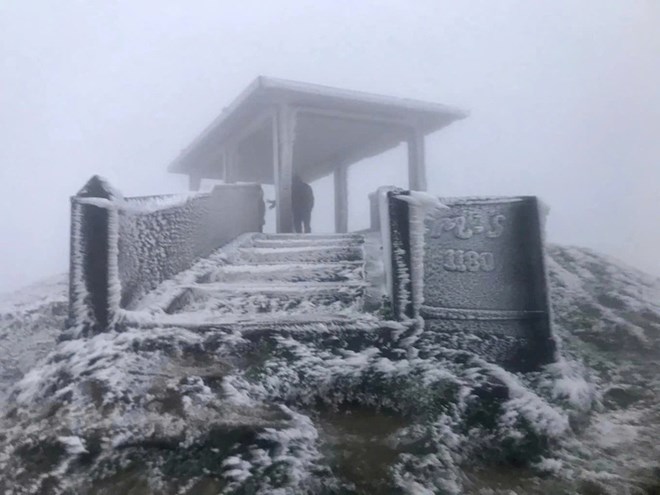 Rét hại bao trùm miền núi Bắc Bộ, Mẫu Sơn chạm ngưỡng 3 độ C