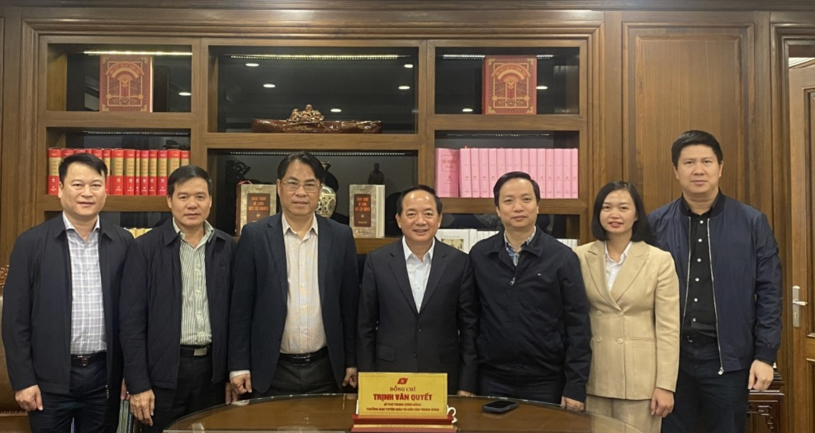 Ảnh màn hình 2025-12-26 lúc 20.57.36