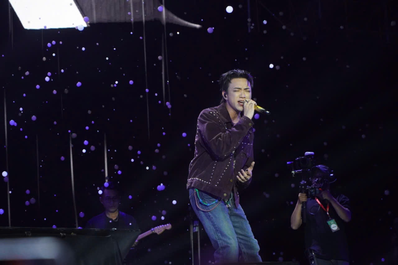 SOOBIN gây sốt trong đêm diễn.