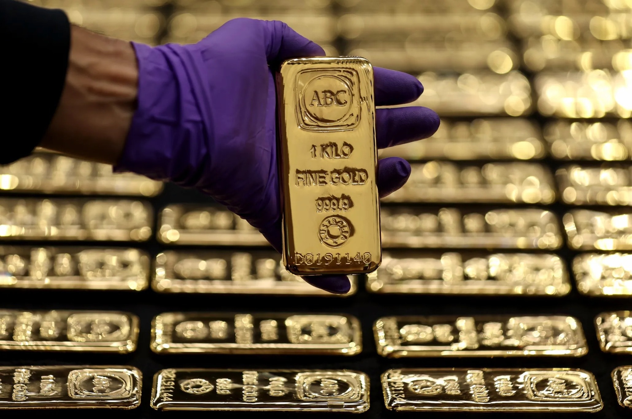 Giá vàng hôm nay 28 12 2025 Giá vàng hôm nay 9999, vàng nhẫn và giá vàng thế giới