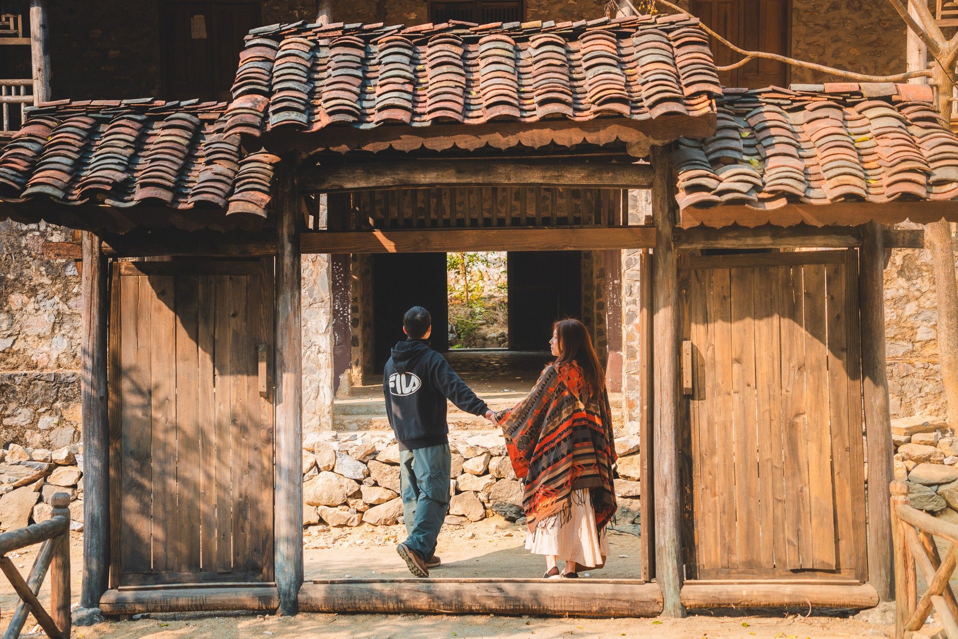 Gia đình 4 người tận hưởng kỳ nghỉ tại Cao Bằng