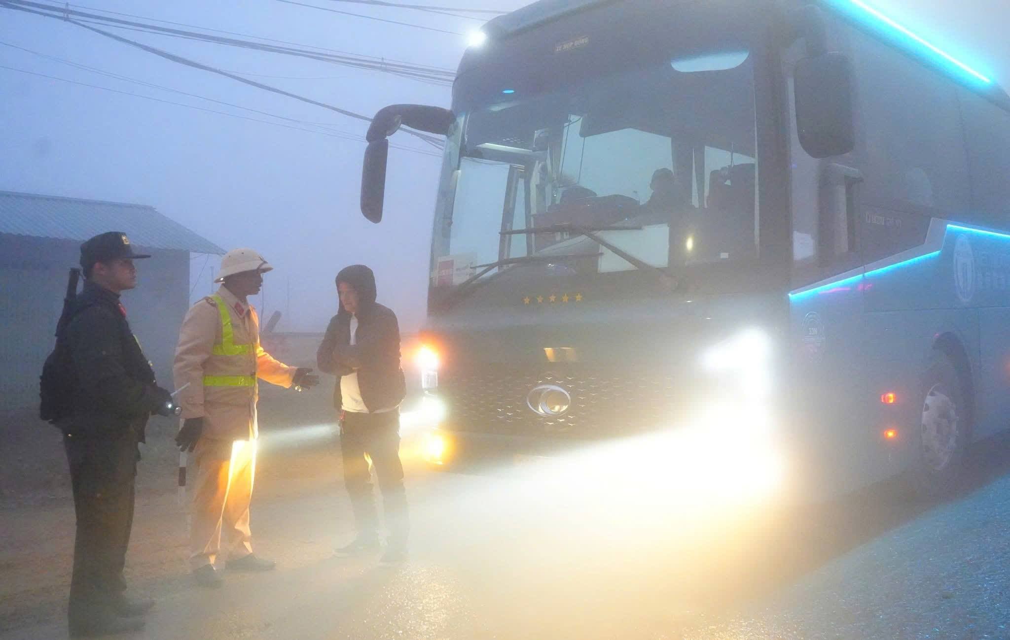 hướng dẫn lái xe an toàn trên đường lên Sa Pa