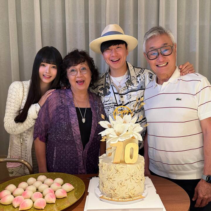 Thất Thất dự sinh nhật mẹ của Lâm Tuấn Kiệt. Ảnh: Xinhua