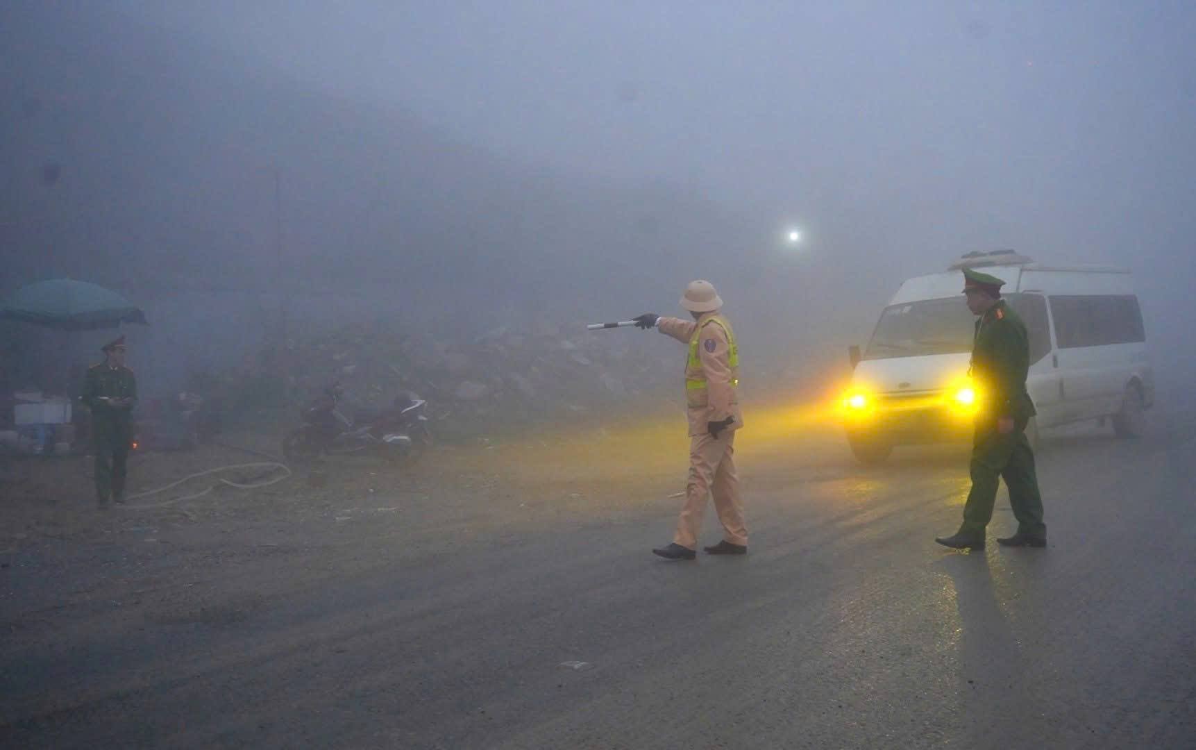 Hướng dẫn qua đường mù sương Sa Pa