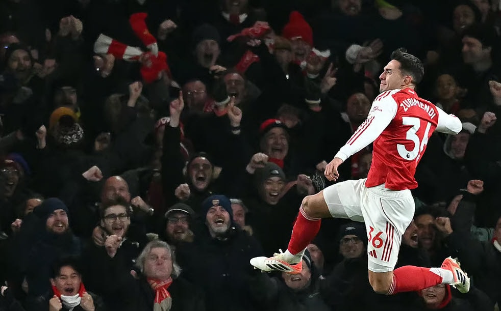 Arsenal thắng đậm astonvilla