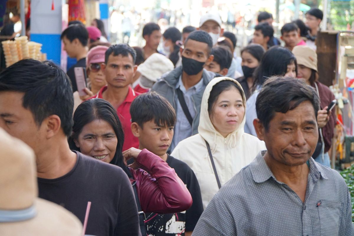 Đông đảo người dân đến tham quan Tuần lễ Văn hóa quốc tế, khám phá thế giới giữa lòng TPHCM. Ảnh: Minh Tâm