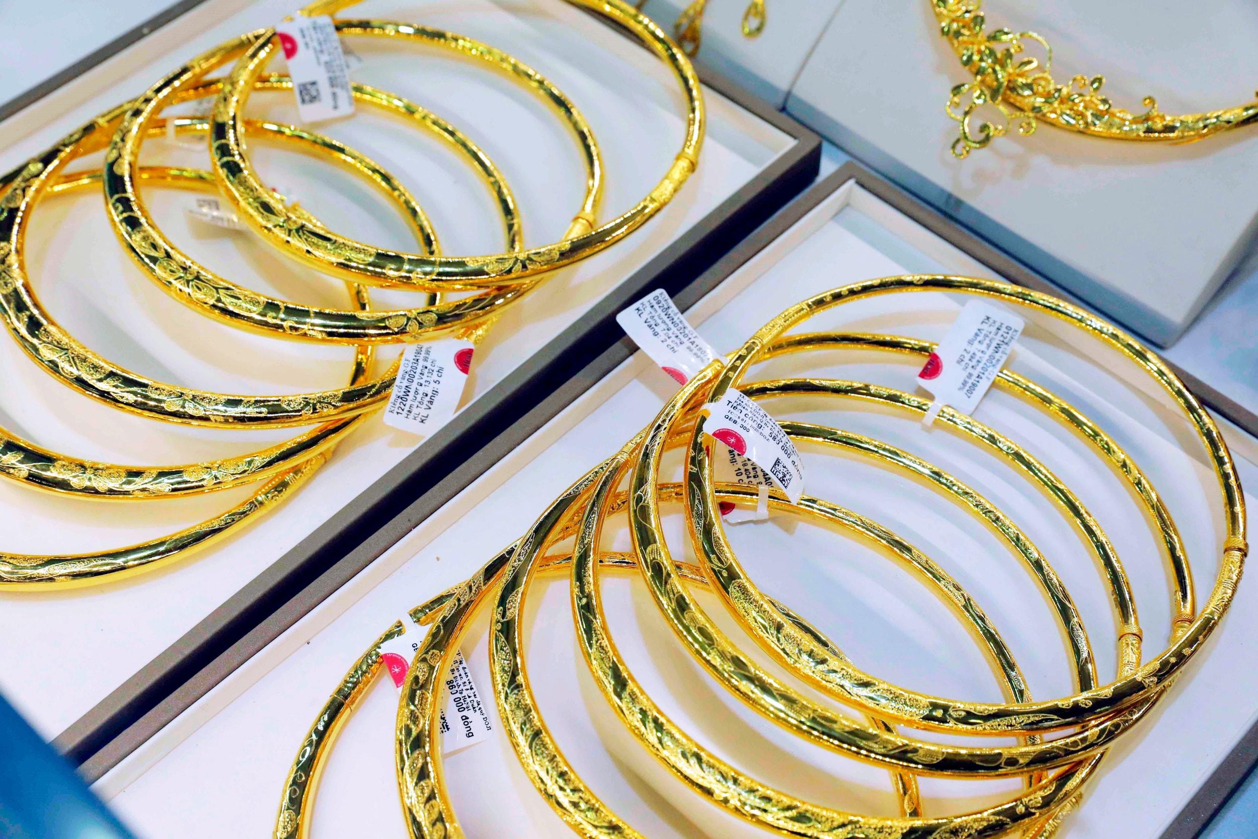 Giá vàng hôm nay 03 01 2026 Giá vàng miếng, vàng nhẫn trong nước và giá vàng thế giới