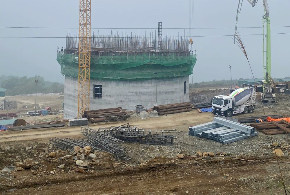 Khẩn trương triển khai thi công khối đế