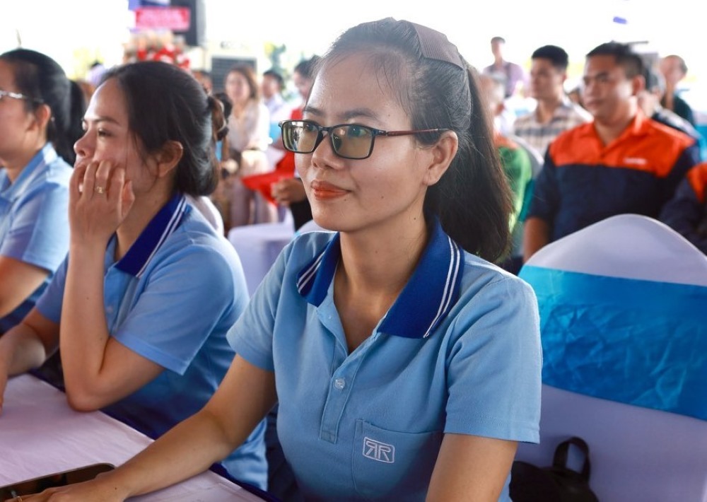 Chị Lê Thị Diễm Diễm - Đoàn viên làm việc trong KCN Hàm Kiệm II mong muốn dự án sớm hoàn thành. Ảnh: Duy Tuấn