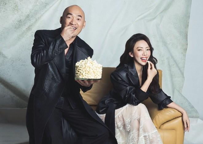 Tiến Luật tặng nhẫn kim cương cho Thu Trang dịp 15 năm ngày cưới