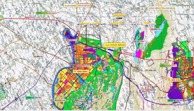 Bản đồ hướng tuyến đường sắt tốc độ cao trên trục Bắc - Nam, đoạn qua địa phận tỉnh Ninh Bình. Ảnh: Diệu Anh