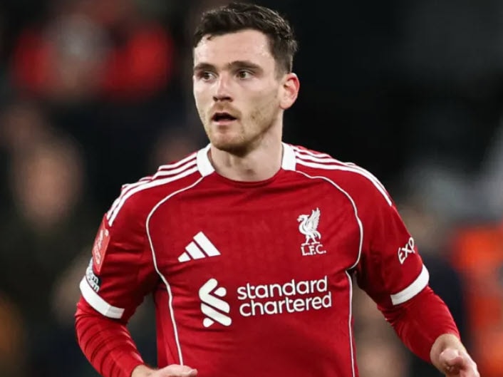 Giữ Robertson là quyết định bắt buộc của Liverpool trong bối cảnh khủng hoảng nhân sự.