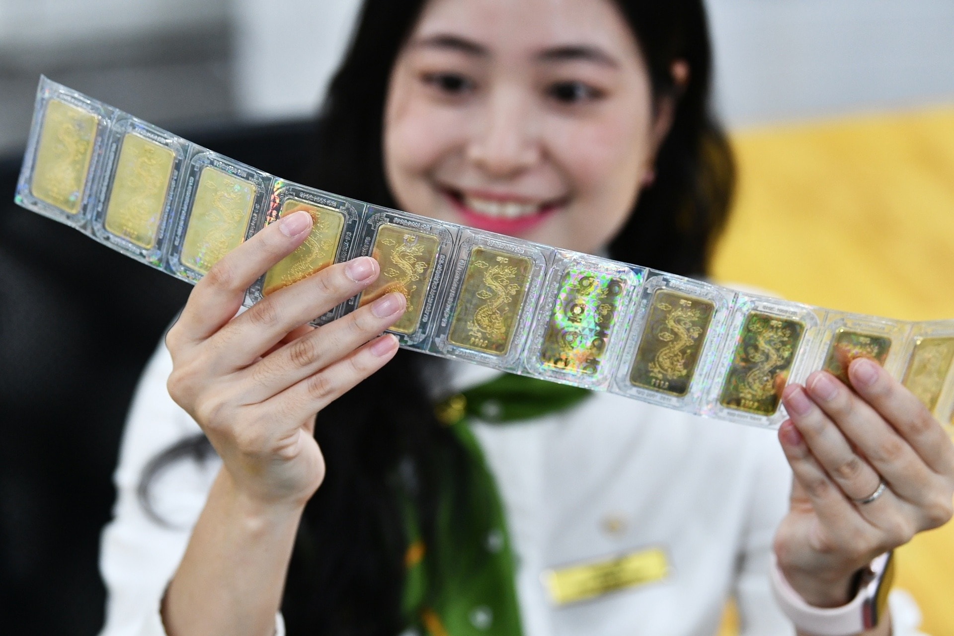 Giá vàng 9h sáng hôm nay 26/1/2026: Tăng mạnh lên đỉnh mới