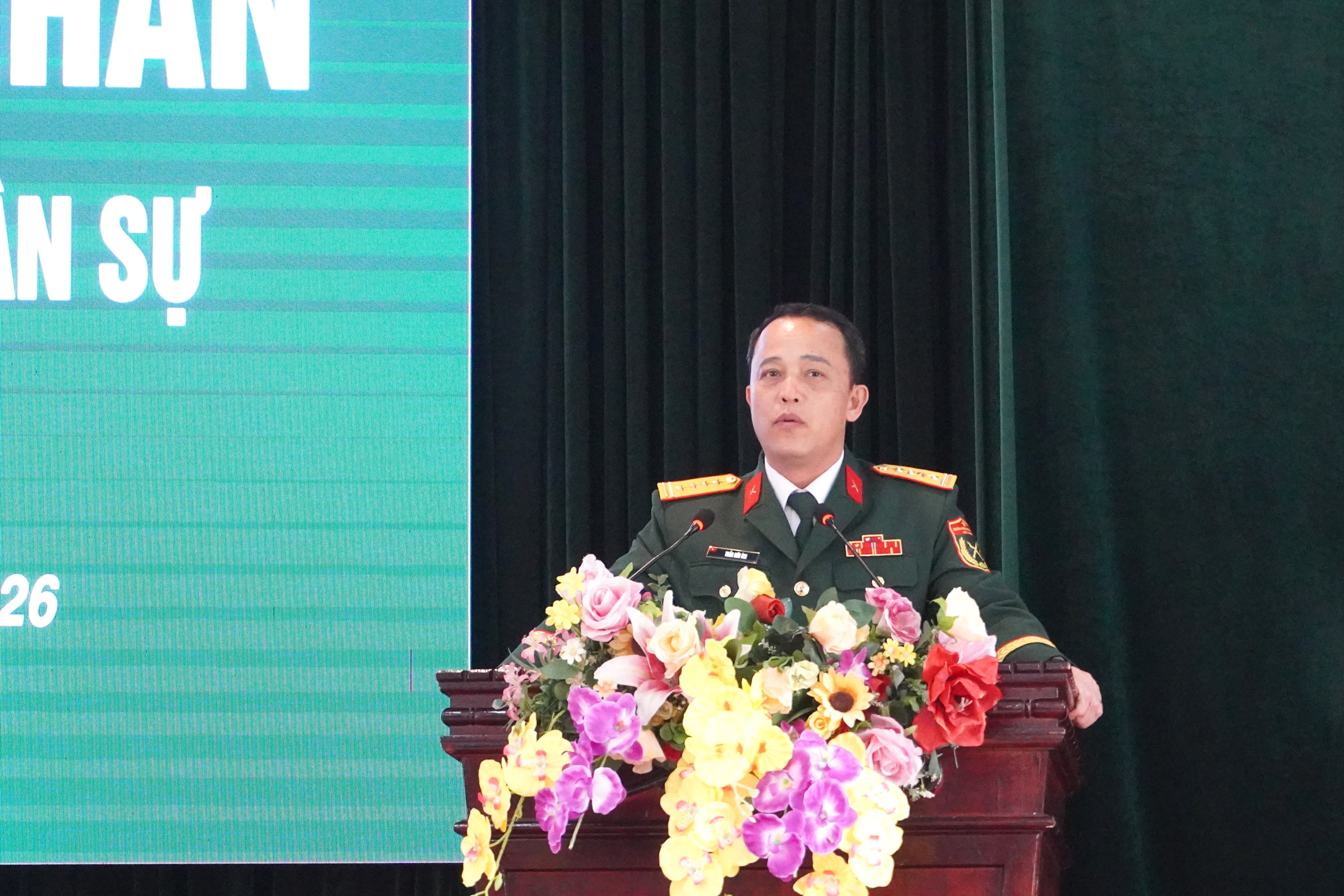 Đại tá Trần Hữu Ích - Chỉ huy trưởng Bộ CHQS thành phố Đà Nẵng phát biểu tại buổi lễ. Ảnh: Trần Thi