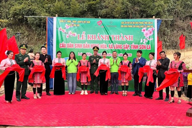 Khánh thành cầu Hong Húa - nhịp cầu nối tình quân dân nơi biên giới