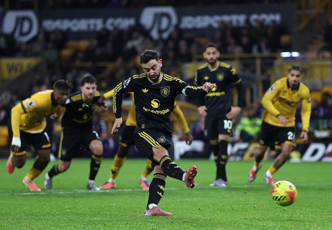Bruno Fernandes được cho là không hài lòng về nhiều khía cạnh tại Old Trafford.  Ảnh: AFP