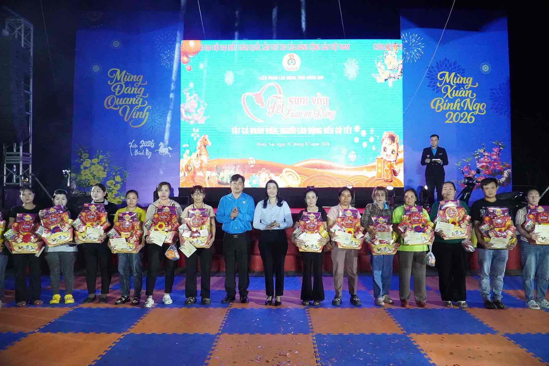 Chương trình “Tết Sum vầy - Xuân ơn Đảng” và họp mặt gia đình công nhân lao động có hoàn cảnh khó khăn dịp Xuân Bính Ngọ năm 2026 tại khu vực 2. Ảnh: HAC