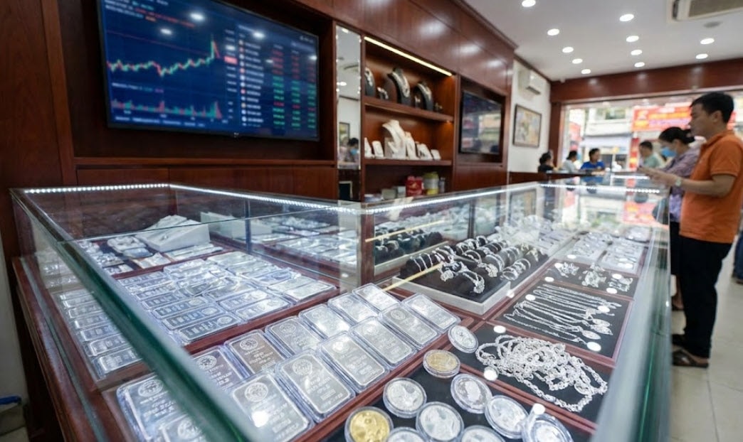 Giá bạc hôm nay 6/2 giảm mạnh, mất hơn 400 nghìn đồng mỗi lượng