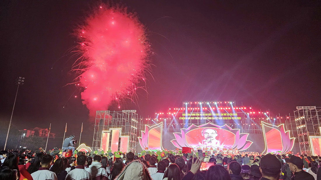 Nhiều địa phương trong tỉnh Lào Cai sẽ tổ chức các chương trình văn nghệ và bắn pháo hoa đêm giao thừa. Ảnh: Bảo Nguyên