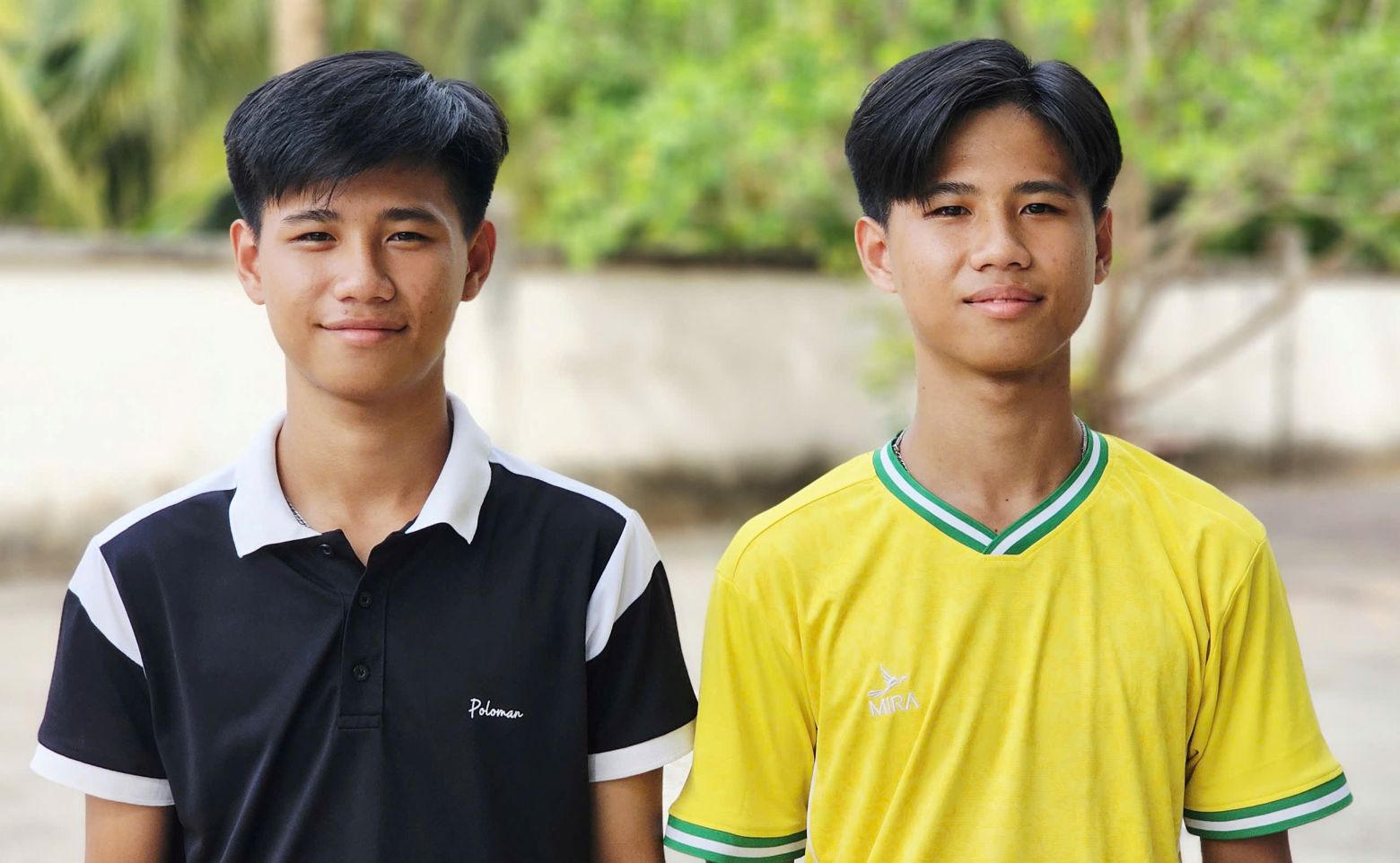 Nguyễn Quốc Huy và Nguyễn Quốc Hoàng chia sẻ quyết tâm làm tròn trách nhiệm với Tổ quốc. Ảnh: Xuân Lương