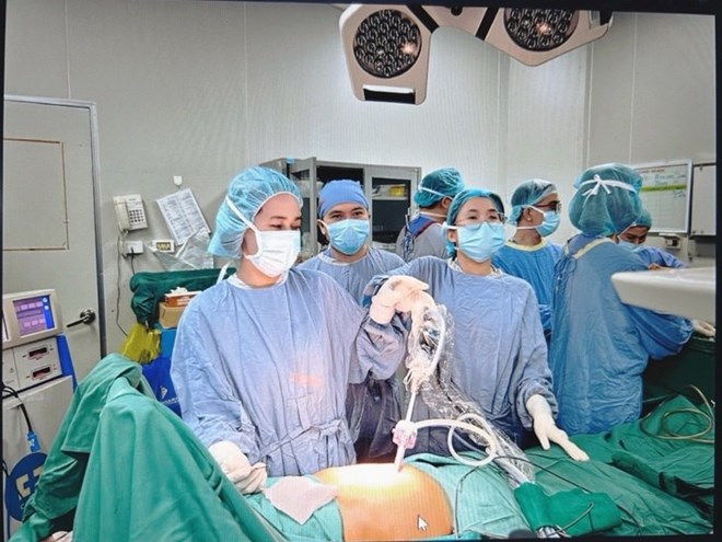 Lương bác sĩ mới ra trường tăng gần 800.000 đồng/tháng